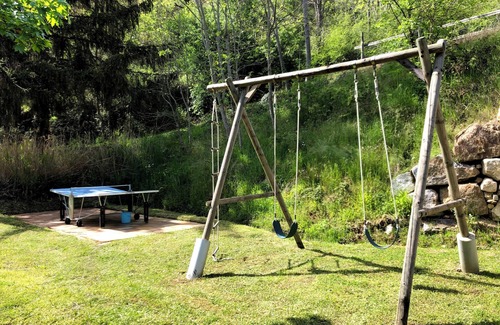 Porte de Dromardeche Ski Chalet | 5 riverfront chalets with swimming pool