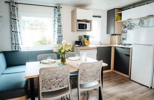 Beauvezer House | Family-Friendly Camping les Relarguiers: 5-Room Mobile Home
