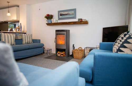 Little Haven Cottage | Pet-Friendly Retreat at 5 Seabird Close, Little Haven