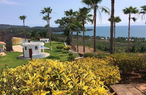 Santa Cruz Villa | Relaxing 3 Bedroom Retreat with Private Beach & Pool