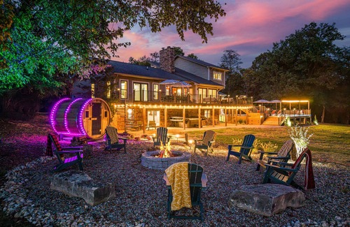 Bardstown House | 5 star amenities~3 miles to Bardstown~SpkEZ*HotTub
