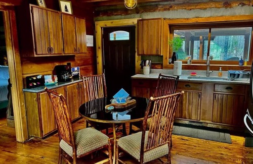 Morgantown Apartment | Escape Naturally at Brown County's 5-Star Cabin Retreat