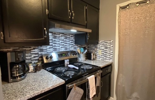 Blowing Rock Condo | Cozy 5-Star Condo in Blowing Rock - Walk to Main & Skiing!