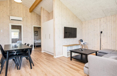 Kettingskov House | Elegant 5-Star Holiday Home in Augustenborg with Kitchen