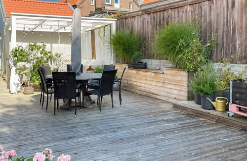 Raa House | Elegant 5-Star Holiday Home with Oceanfront Views in RÅÅ