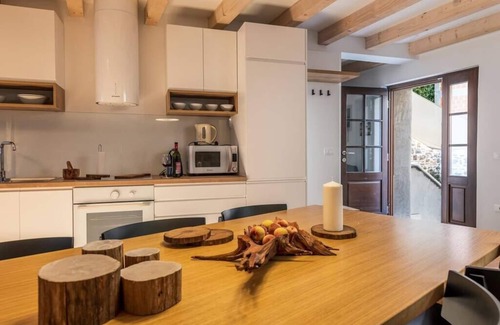 Bale House | Top-Rated Holiday Home with Ocean View in Bale's Old Town