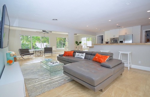 Bel Air House | Stunning Beach Home with Heated Pool & 9.8/10 Guest Rating
