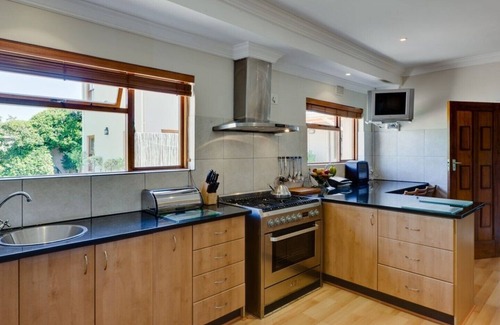 Constantia House | Exquisite Self-Catering Stay in Constantia with Spa & Pool