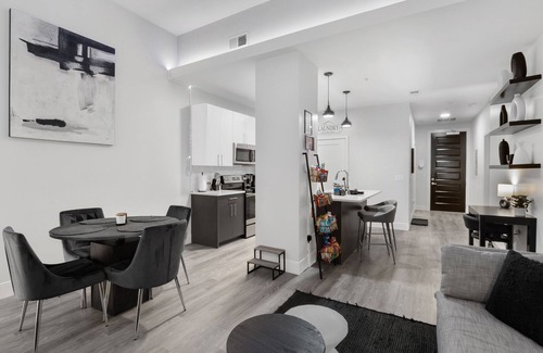 Near Southside Apartment | Elegant MC Suite II: Central Location Near Downtown STL