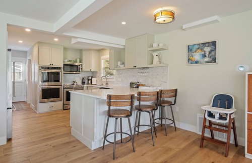 Lowell House | Lakefront House on Murray Lake: Breathtaking Views & Beach