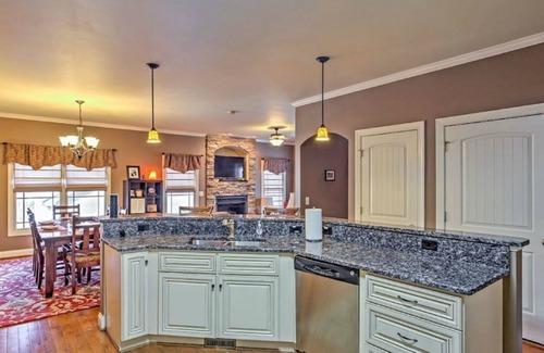 Asheville House | Top-Rated 5 Star Hotel Near Downtown & Biltmore with Pool