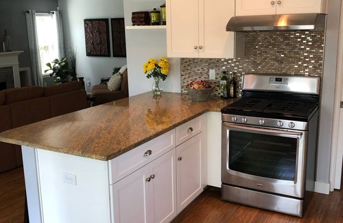 Tukwila House | Guest Rated 10/10: Comfortable Oceanfront Getaway