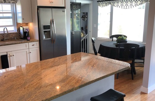 Tukwila House | Guest Rated 10/10: Comfortable Oceanfront Getaway