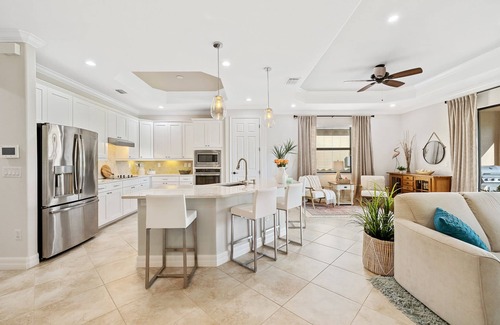 Bonita Springs House | Luxury Single-Family Home with Golf & Spa in Resort Community