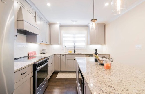 Plaza Midwood House | Discover Modern Luxury with Ocean Views Near Uptown