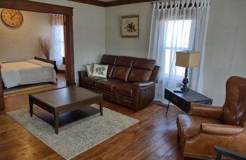 Pauline Other | Historic Sears Catalog Home with Hot Tub & 9.8/10 Rating