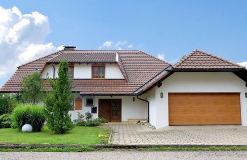 Rickenbach Apartment | Top-Rated 5-Star Vacation Apartment with Ocean Views