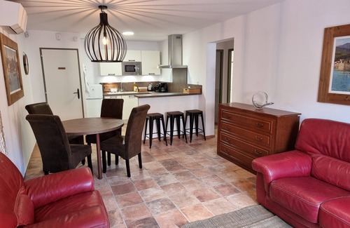 Collioure Apartment | Elegantly Designed 2-Bedroom Apartment in Historic District