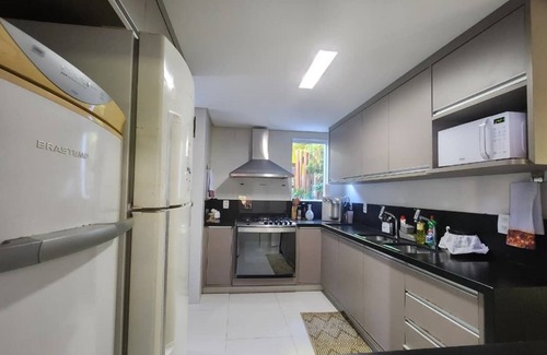 Jenipabu House | 5 suites in Guarajuba (Cond. Paraíso do Mar) with complete facilities for children