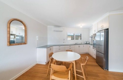 Maroochydore Apartment | Cozy 'Sunshine Waters' Unit by Maroochy River with Kitchen