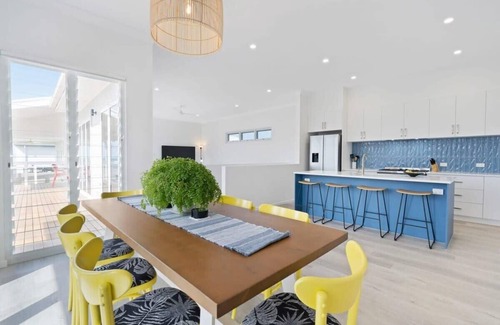 Encounter Bay House | Discover 5 Tabernacle Rd: Oceanfront Retreat with Amenities