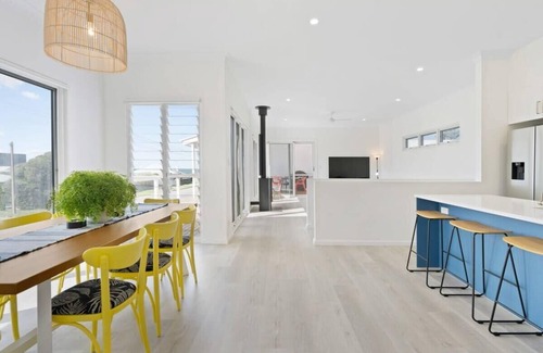 Encounter Bay House | Discover 5 Tabernacle Rd: Oceanfront Retreat with Amenities