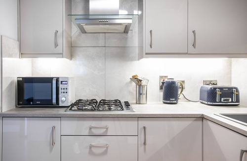 Queens Quarter Apartment | Experience Ultra Luxury with Great Views and Pet-Friendly Stay