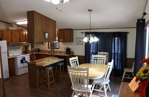 Holladay Cottage | Scenic KY Lake Cottage in Camden TN with Prime Fishing Access