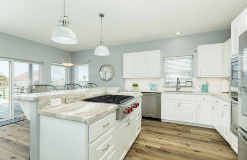 Jamaica Beach House | Experience Waterfront Bliss with Bikes, Kayaks & More