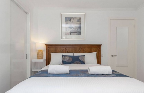Wongarra Apartment | Whitecrest Resort: Poolside Retreat with Ocean Views