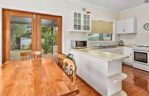 Lacepede House | 5 Wilhelmina Street - Beautiful spacious pet friendly home