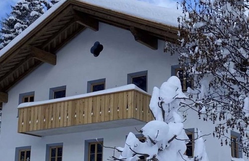 Farchant Apartment | Explore 5 Zimmer Skipiste: Family-Friendly Retreat in Farchant