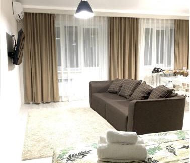 Atyrau Apartment | Bright Studio with Pool and Breakfast – Rated 9.1/10