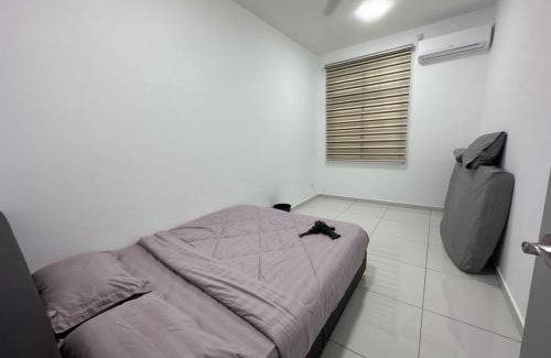 Tebrau House | Discover 50 Crest: Family & Pet-Friendly Near Mount Austin
