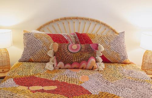 Stanthorpe House | Experience 50 Hale Haven: Poolside Family Retreat