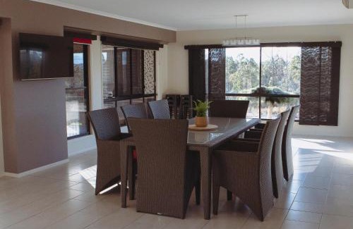 Stanthorpe House | Experience 50 Hale Haven: Poolside Family Retreat