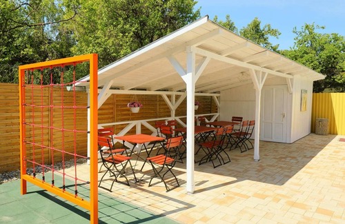Balatonmariafurdo Apartment | Cozy 2-Bedroom Apartment with Pool and Kitchen Access