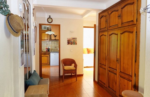 Cassis Apartment | Stylish Downtown Apartment with Ocean View & Spa Amenities