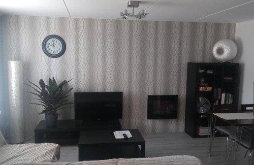 Municipality of Dordrecht Bed & Breakfast | Elegant 50 m² Bed and Breakfast with Spa & Kitchen Access