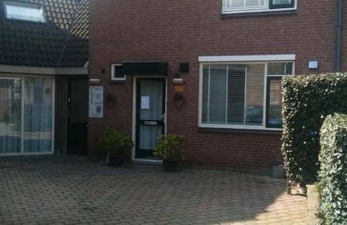 Municipality of Dordrecht Bed & Breakfast | Elegant 50 m² Bed and Breakfast with Spa & Kitchen Access