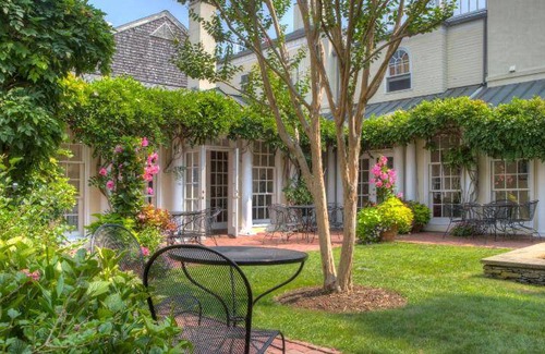 Yachting Village Bed & Breakfast | Cozy 50 m² Bed and Breakfast for Your Perfect Getaway