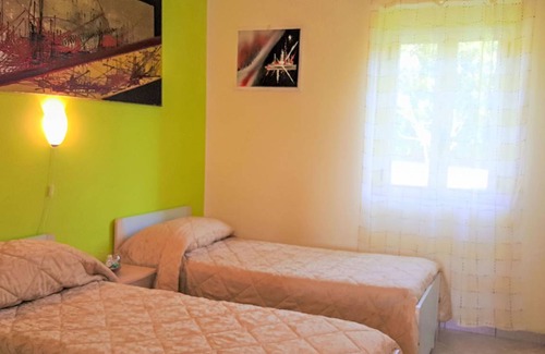 Ricadi House | Spacious 2-Bedroom Haven with Pool & Breakfast Included