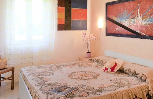 Ricadi House | Spacious 2-Bedroom Haven with Pool & Breakfast Included