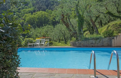 Pescia Villa | Inviting 1-Bedroom Villa with Pool - Rated 10/10 by Guests