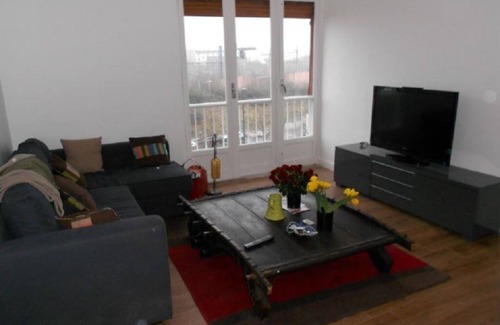 Vanves Apartment | Discover Comfort Near Paris' 15th District Attractions
