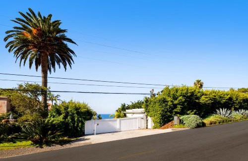 Central Malibu Villa | Discover Malibu Paradise: Pool, Hot Tub & Ocean Views