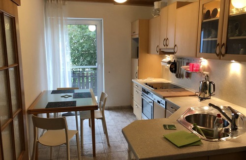 Mainstockheim Apartment | Charming Retreat: Steps to Cycle Path with Sunny Balcony