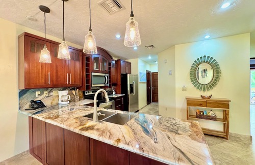 Antoneys Cay Condo | Steps from West Bay Beach: Infinity Bldg 3 with Views