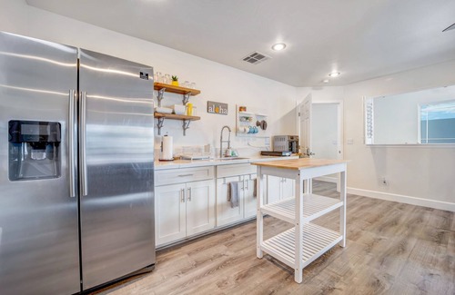 Waianae Villa | Steps to the Beach: Cozy Private Room with Ocean View