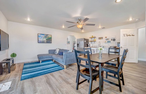 Waianae Villa | Steps to the Beach: Cozy Private Room with Ocean View
